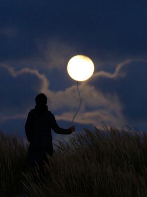 amir-jutt-jugando-con-la-luna-10.jpg